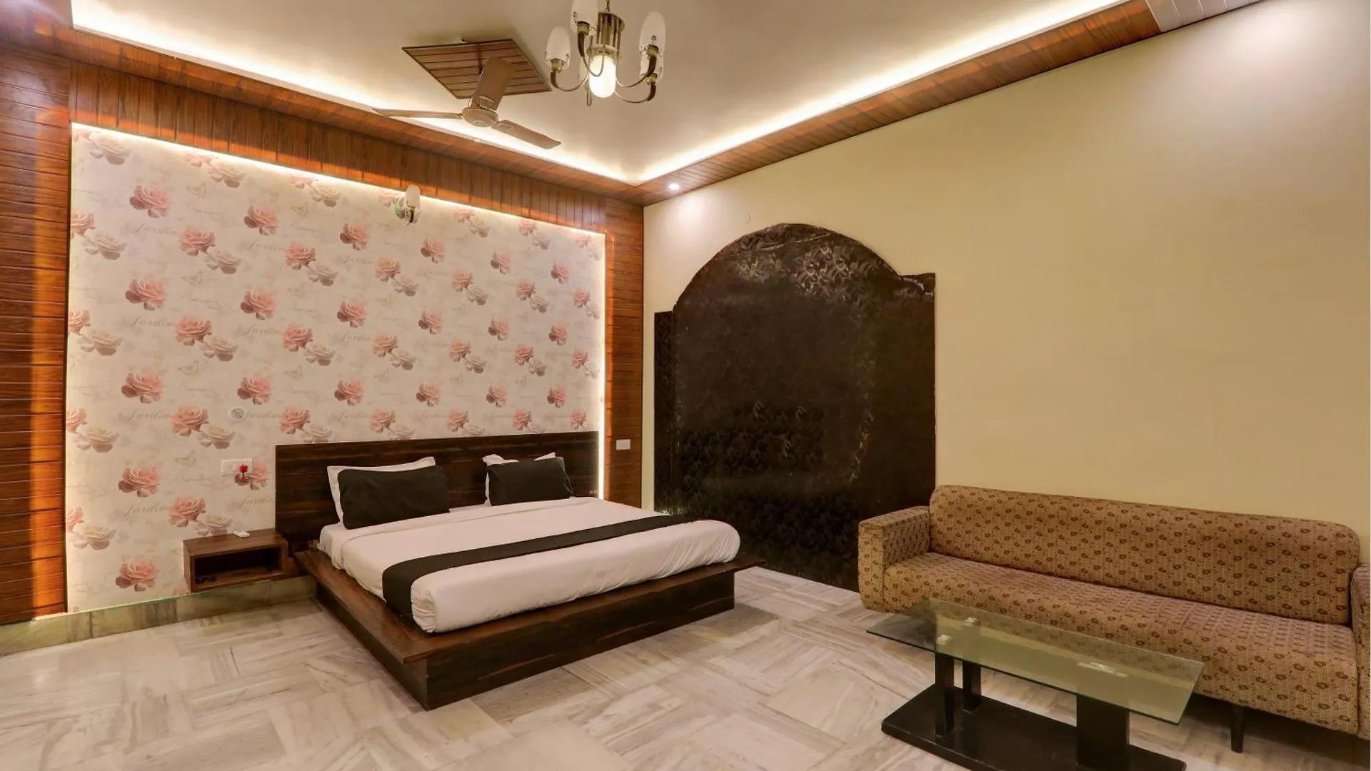 Hotel O Flagship Adbhut Moment Hotel Waranasi 3*,  Indie