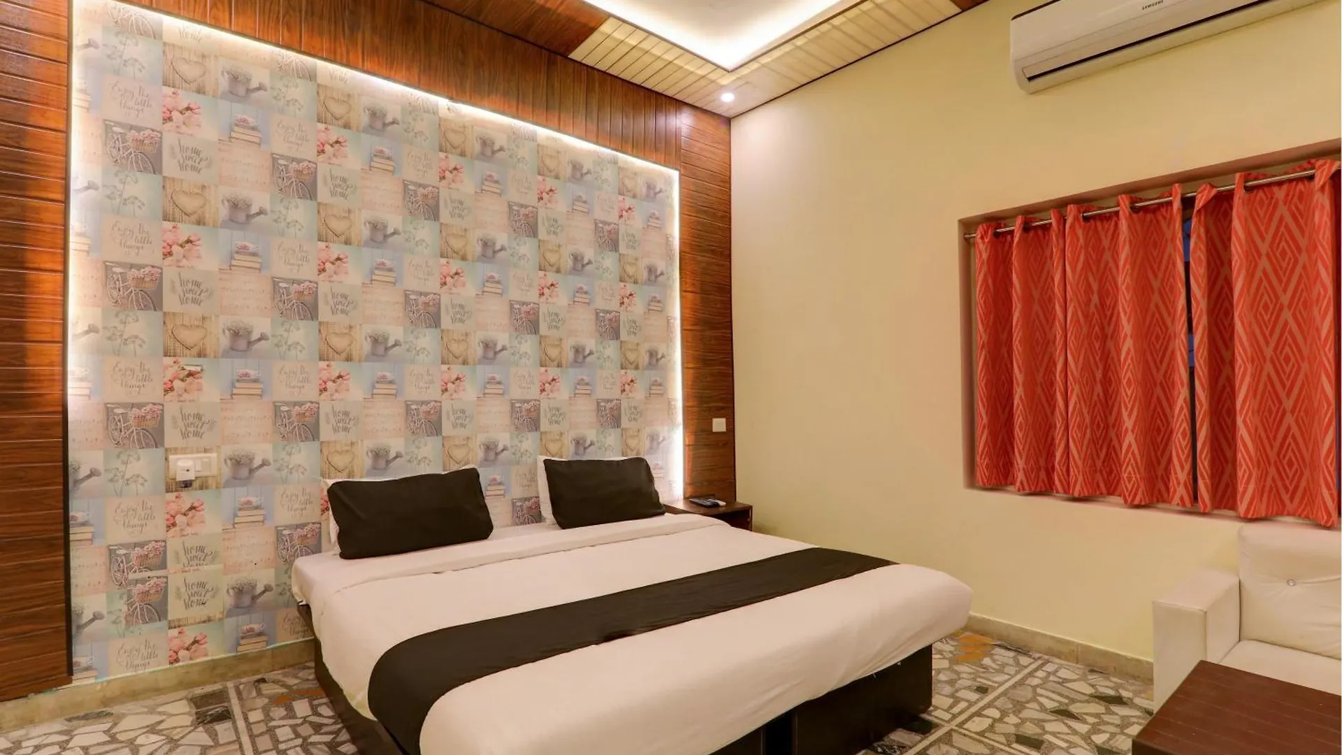 Hotel O Flagship Adbhut Moment Hotel Váránaszi